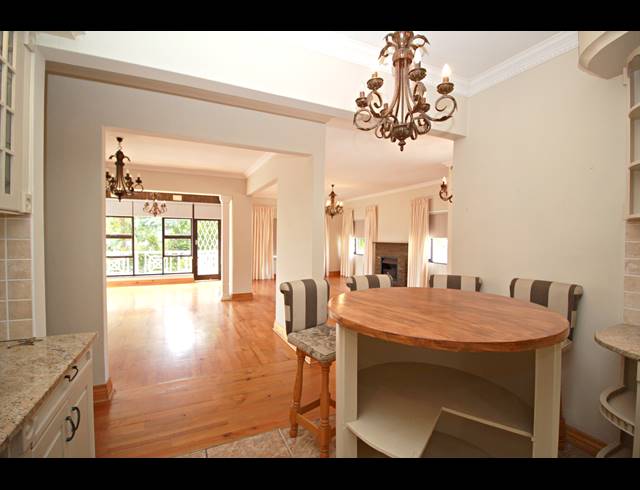 4 BEDROOM HOUSE FOR SALE IN HARTENBOS CENTRAL